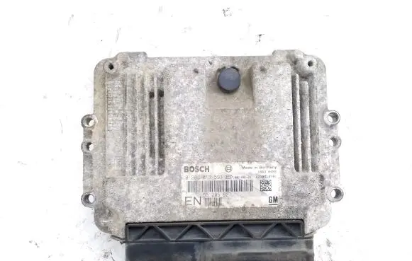 Opel Zafira B Engine control unit/module 0281013593 18830456 55205621