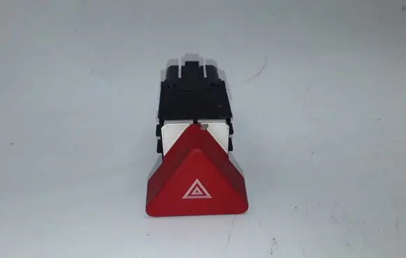 Volkswagen Tiguan Hazard light switch 5M0953509A