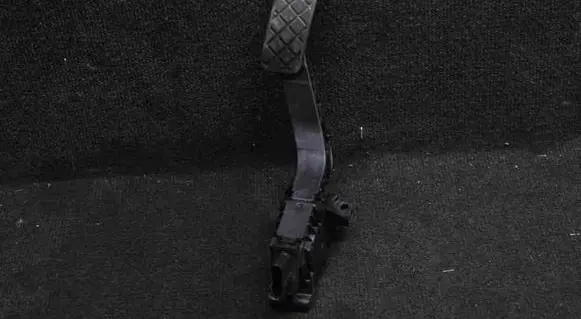 Volkswagen Golf VII Accelerator throttle pedal