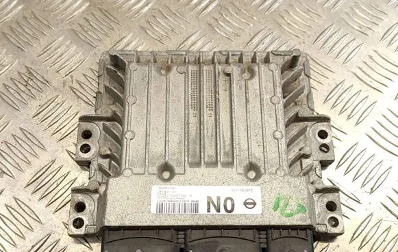 Nissan Juke I F15 Engine control unit/module 23710BJ91B S180067168A