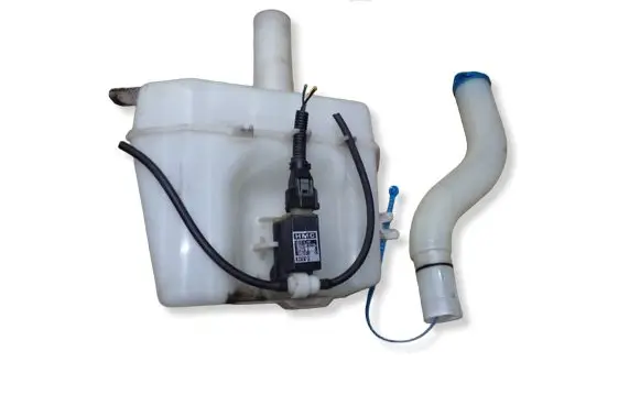 Hyundai Tucson JM Windshield washer fluid reservoir/tank 