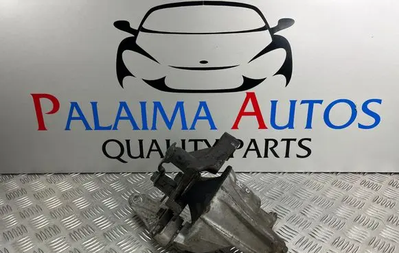 Honda Civic IX Engine mount bracket 21TA9