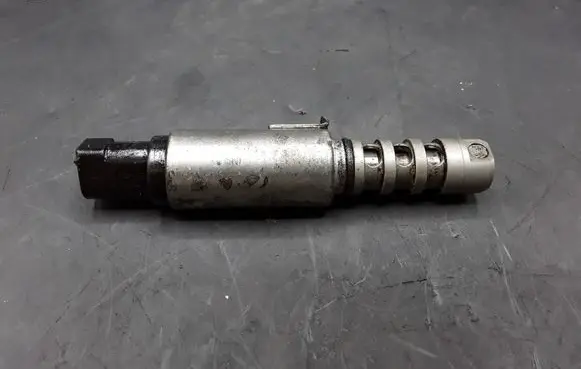 Audi A6 S6 C6 4F Camshaft vanos timing valve 06E109257J HU229700