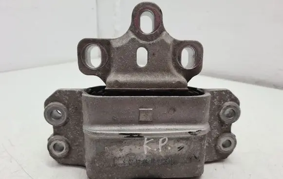 Volkswagen Caddy Engine mount bracket 1K0199555