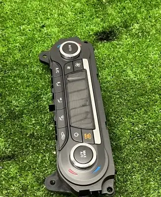 Ford Focus Climate control unit BM5T18C612CL WK3A96871 0259A