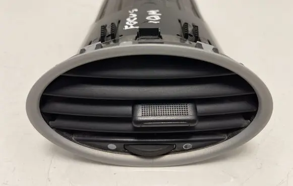 Ford Focus Dash center air vent grill 4M51A014L21AE