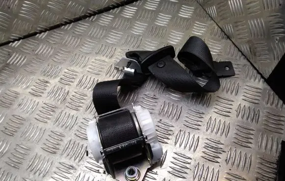 Opel Meriva B Front seatbelt 34040559 34040728B