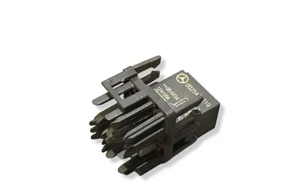 Mercedes-Benz E W211 Other relay 0025421219 A1301X43 051972A