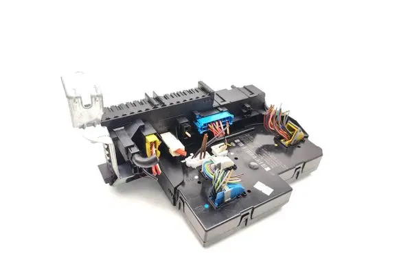 Mercedes-Benz C W204 Fuse module 2049060205 2049019702