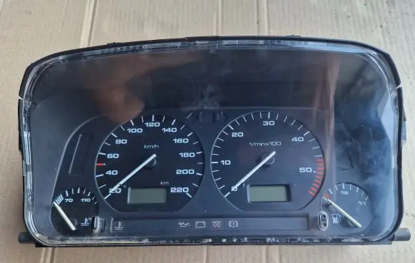 Volkswagen Golf III Speedometer (instrument cluster) 1H6919033BM