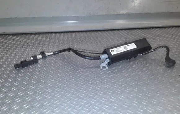 Chrysler Voyager Aerial antenna amplifier 04685636AF