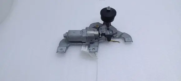 Suzuki SX4 S-Cross Rear window wiper motor