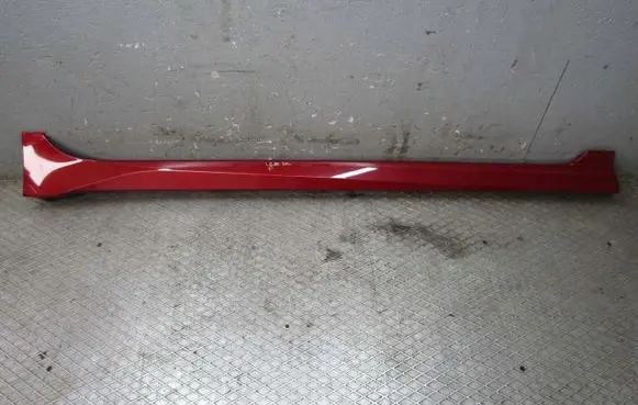 Nissan Leaf II (ZE1) Side skirt front trim 768525SA0A