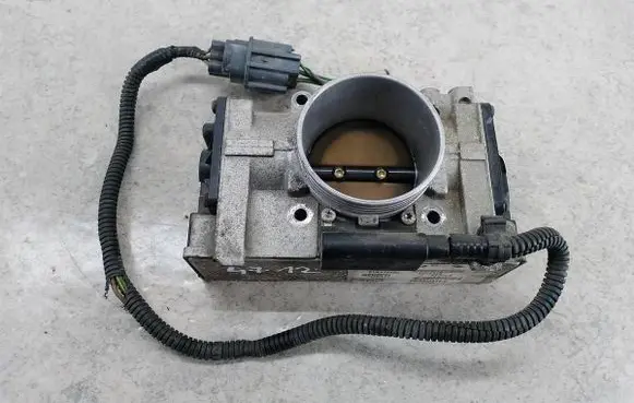 Volvo V70 Throttle body valve 8644345