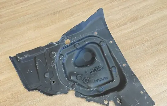 BMW 4 G22 G23 G24 G26 Engine bonnet/hood sound/heat insulation 7491166