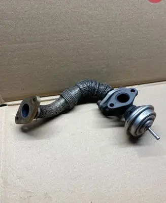 Volkswagen PASSAT B5 EGR valve cooler 028131501E