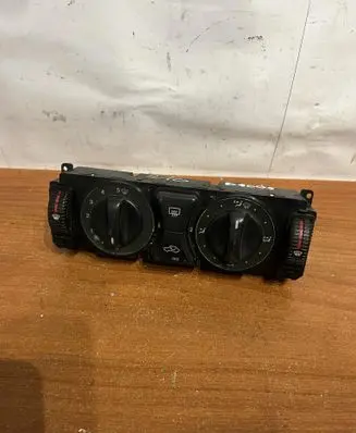 Mercedes-Benz E W211 Climate control unit 2108300285 D1005