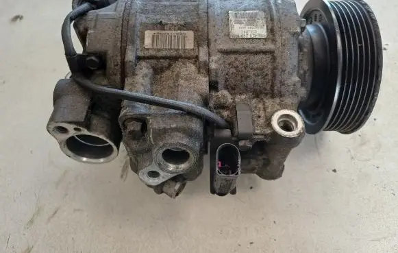 Audi A8 S8 D3 4E Air conditioning (A/C) compressor (pump) 4E0260805N