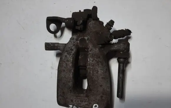 Opel Zafira B Rear brake caliper