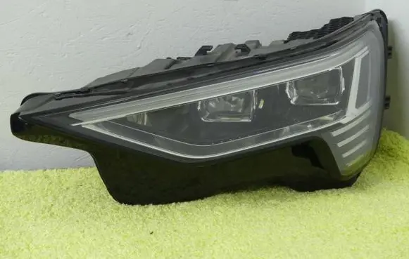 Audi e-tron Headlight/headlamp 4KE941039
