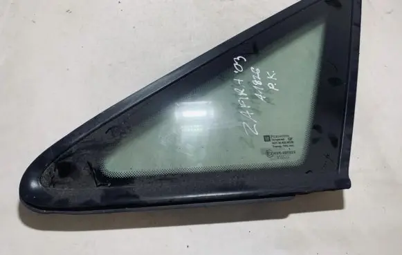 Opel Zafira A Front triangle window/glass 