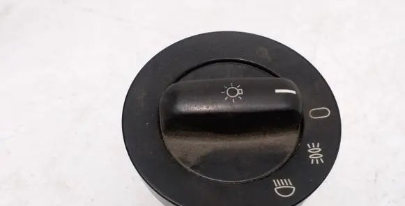 BMW 5 E39 Light switch 8363683