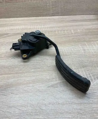 Renault Megane II Accelerator throttle pedal 8200153270