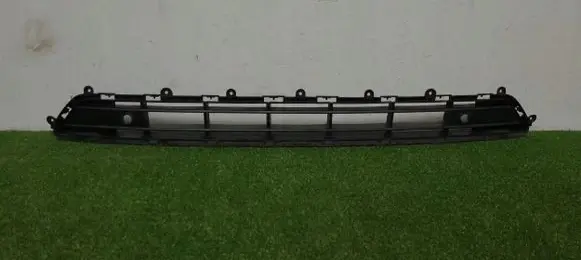 Volvo XC40 Front bumper lower grill 31449342