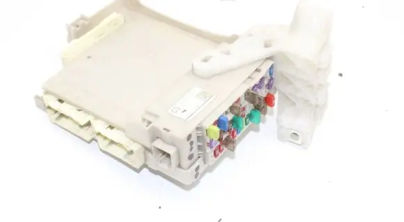 Toyota Prius+ (ZVW40) Fuse box set 8273047441