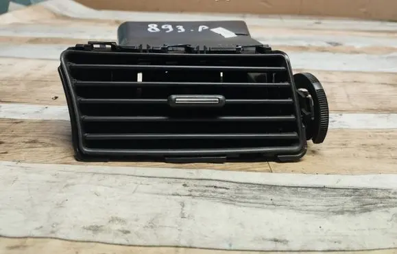 Chrysler Pacifica Dash center air vent grill