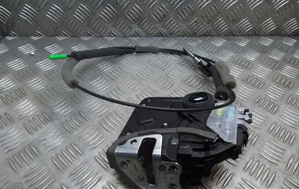 Lexus ES 250 - 300 - 330 Rear door lock