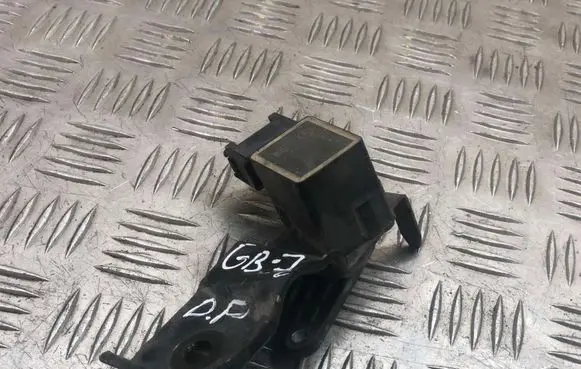 Mercedes-Benz S W221 Air suspension front height level sensor A0105427717
