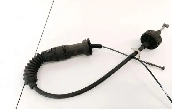 Volkswagen Golf III Clutch cable 
