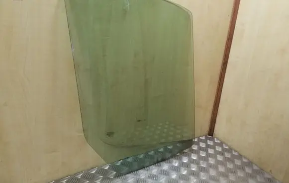 Volkswagen Crafter Front door window/glass (coupe) 
