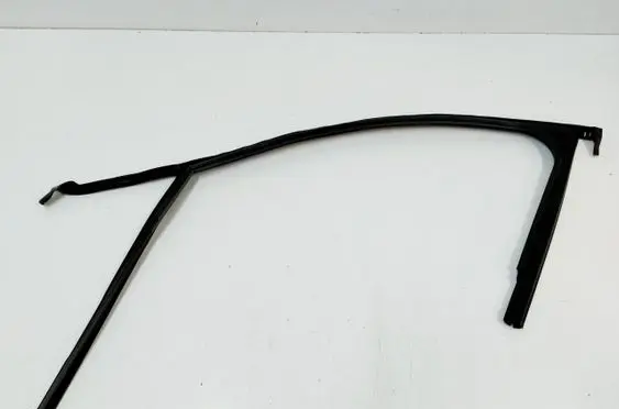 Volvo EX30 Front door rubber seal 80000500