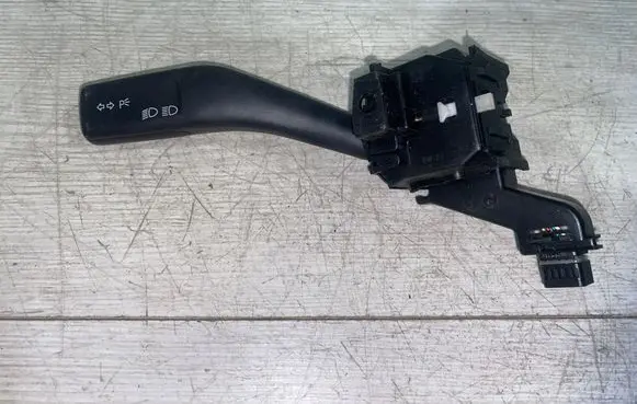 Volkswagen Golf V Indicator stalk ANP80H012A 1J0037031
