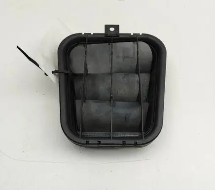 Audi Q3 8U Quarter panel pressure vent 4B0819181C
