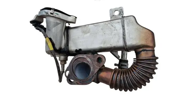 Nissan X-Trail T32 EGR valve cooler 147350678R 12217C0070