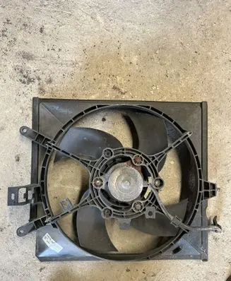 Mitsubishi Carisma Electric radiator cooling fan MB925629