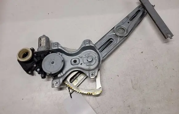 Toyota Avensis T270 Front door window regulator with motor 8570102010 961920100 AV2621004350
