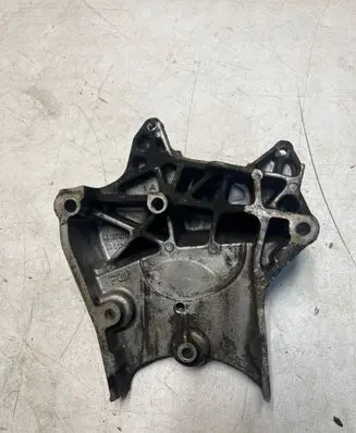 Opel Vectra C Engine mounting bracket 55187676