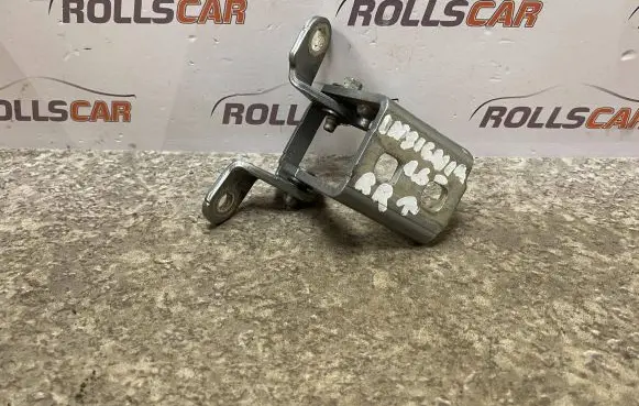 Opel Insignia A Rear door upper hinge A046574