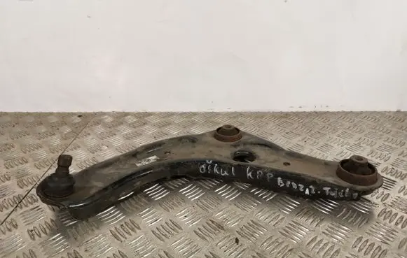 Nissan Qashqai Front lower control arm/wishbone