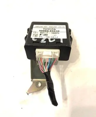 Toyota Avensis T250 Light module LCM 8996005030 3560016825 7YEU3064412