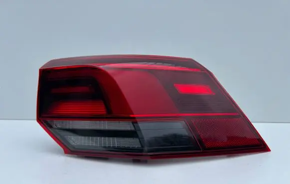 Volkswagen Golf VIII Rear/tail lights 5H0945096C 81970201