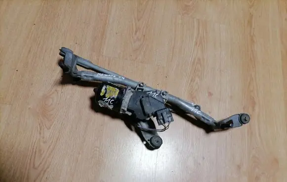 Renault Megane II Front wiper linkage and motor