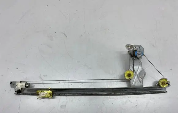 Opel Vivaro Front door manual window regulator 7700311818C 91165695