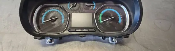Opel Vivaro Speedometer (instrument cluster) 984813008000