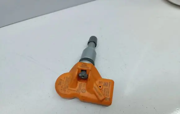 BMW 5 F10 F11 Tire pressure sensor 6856227 36106856227 6771034