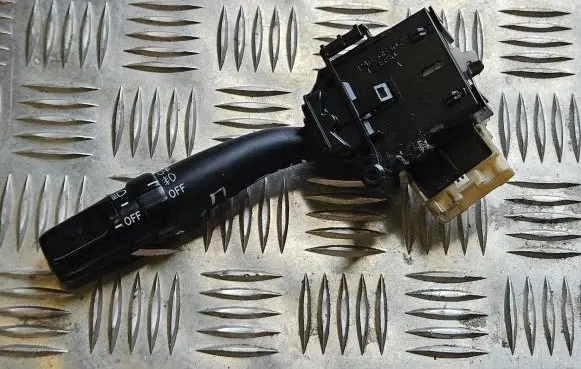 Toyota Avensis T250 Indicator stalk 173650